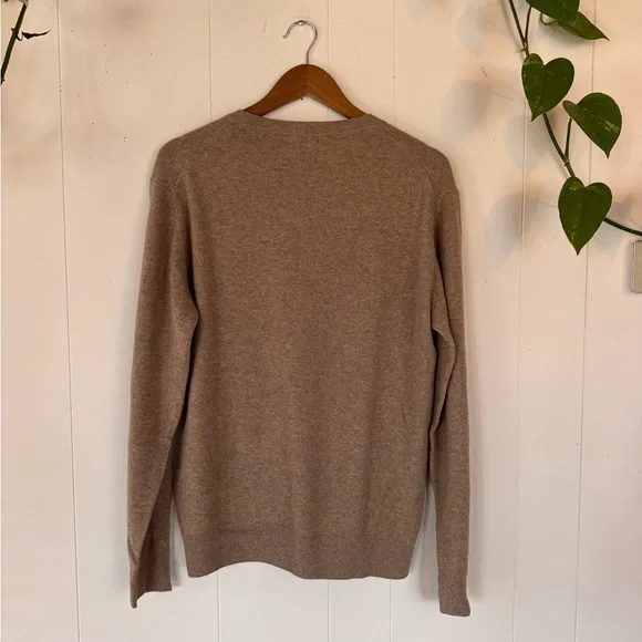 100% Cashmere Crewneck Sweater in Beige-Taupe - Picture 3 of 5